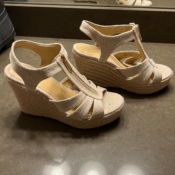 Michael Kors wedges - Picture 2 of 6